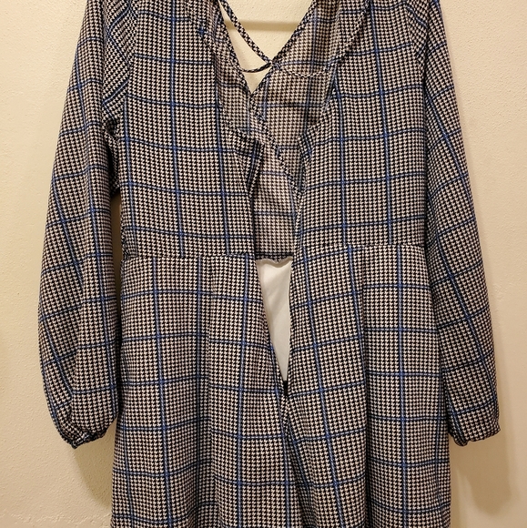 TRIXXI XL Romper - Picture 2 of 5